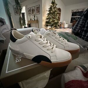 NEW dolce vita Zina white and black sneakers